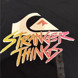 NWOT QUICKSILVER x STRANGER THINGS NETFILX T- SHIRT . SIZE large